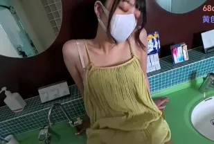 FC2PPV-4942979 長身全裸生出被老翁舔舐失守