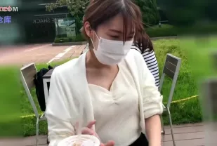 FC2PPV-4578327 王道爆乳美女精液狂溢高潮