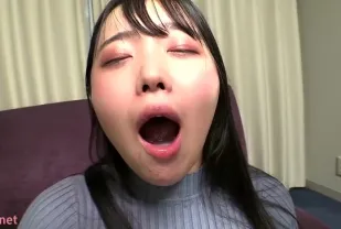 FC2PPV-4940524 杯嫩妹初嘗巨根喉爆六射