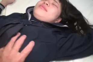 FC2PPV-4692217 黑長直水手服少女清純外表下的瘋狂高潮