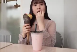 FC2PPV-4515805 初攝露臉召喚完美整潔外貌美麗巨乳女神