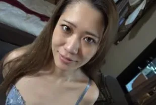 FC2PPV-4532274 美麗時尚事業有成的御姐卻暗地裡與年長的男人們秘密約會