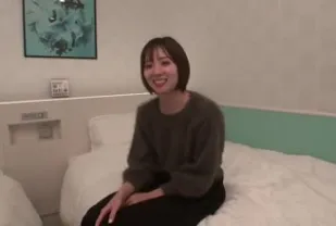 FC2PPV-4480369 美女人妻實在受不了和老公的無性關係