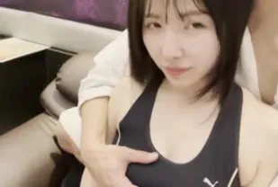 FC2PPV-4380995 擁有欲求不滿的身體的年輕妻子