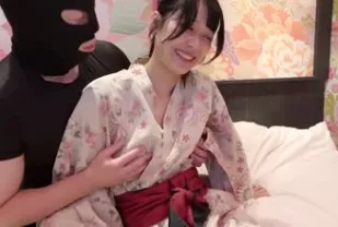 FC2PPV-4734552 以最強3P方式發射4次與男友一起享受欲望的滿足的3P