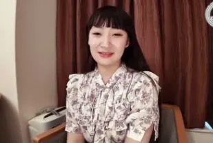 FC2PPV-4693924 露臉素人女孩為做H的事而來