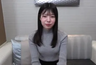 FC2PPV-4737442 素朴可愛白皙苗條盒子無垢少女