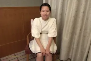 FC2PPV-4323216 她無法忍受從未體驗過的極小陰戶