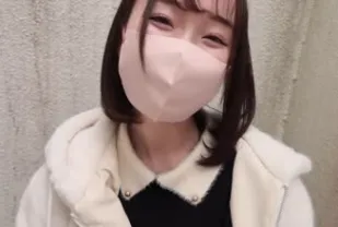 FC2PPV-4330669 今年20歲女大學生