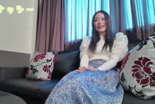FC2PPV-4340191 旅行社工作的超美女