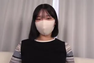 FC2PPV-4243407 美味豐滿的20歲千金JD
