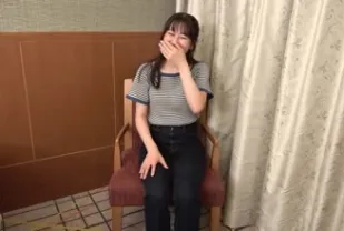 FC2PPV-4106665 教師志望的美白纖細清純美女