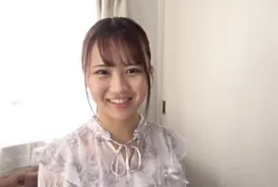 FC2PPV-3982659 如同小動物般可愛的外表