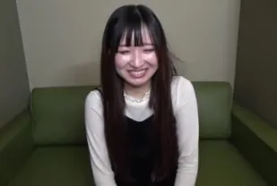 FC2PPV-3875377 一名看起來像業餘愛好者的長黑髮女子