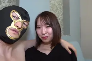 FC2PPV-3334361 她卻被中年男人的大屌狠狠地吸了進去