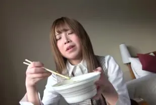 FC2PPV-4701342 無限中出午休時光的激情