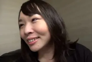 FC2PPV-3262515 豐滿的單身母親撫養著一個兩歲的兒子