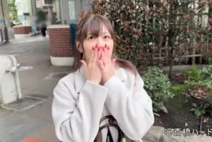 FC2PPV-4751734 性慾旺盛的年輕妻子與一位年輕男子進行中出性愛