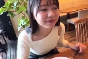 FC2PPV-4759589 身材超纖細小胸美臀的女孩