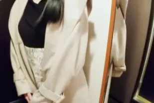 FC2PPV-4702450 白皙美體女僕咖啡店少女與奇蹟般的一夜情