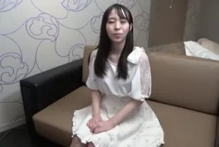 FC2PPV-3101820 身材白皙纖細的女孩