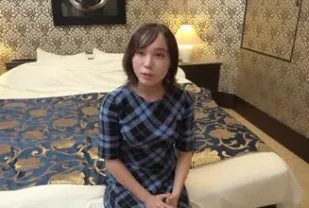 FC2PPV-3091927 五官精緻的漂亮啤酒女郎