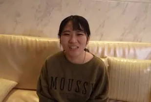 FC2PPV-4703233 從地方遠赴都市性經驗幾乎為零的純情女孩