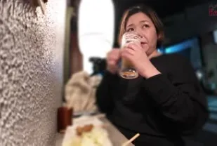 FC2PPV-4770486 我搭訕了隔壁喝酒的鄰居老婆
