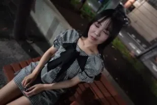 FC2PPV-4774681 大雞巴深深插入她緊緻的陰道