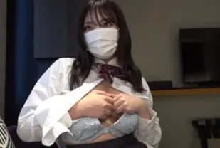 FC2PPV-2337712 傲嬌少女F罩杯