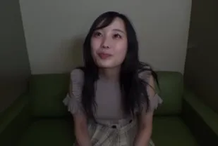 FC2PPV-1977836 立志成為幼兒園老師的女大學生