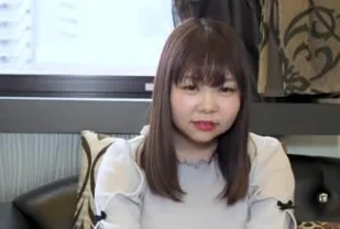 FC2PPV-4582084 心情愉快感覺舒服時就會忍不住用舌頭舔舐