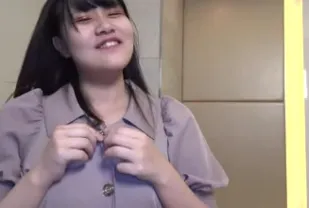 FC2PPV-1875825 濕透敏感的性感女孩
