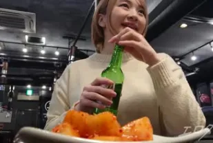 FC2PPV-1778125 擁有四分之一日本血統聰明漂亮的前時裝模
