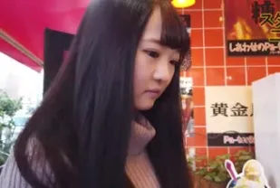 FC2PPV-1384988 熱愛都市生活和性愛的少女
