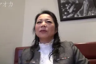 FC2PPV-1375081 居住在京都的50歲已婚女醫生