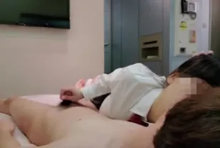 FC2PPV-1279000 皮膚白皙的G罩杯女生
