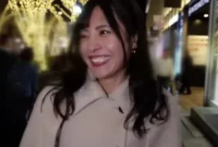 FC2PPV-4564870 狂噴潮美女魔性生插中出