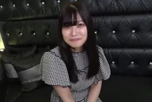 FC2PPV-4568451 內向靦腆大一新生初嘗中出