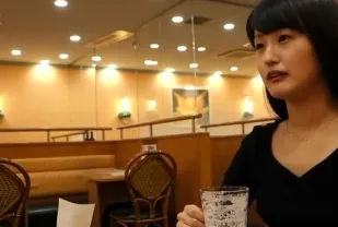 FC2PPV-1146311 背叛丈夫沉溺於與他人男性性愛的數學教師新妻在圈內處理性事角色無法逃脫被迫接受射精精液注入子宮的禁忌六人輪X之一