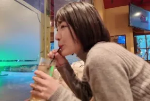 FC2PPV-4574068 陰毛濃密的21歲美女