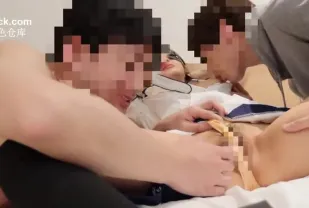 FC2PPV-1104852 私攝露臉禁忌全民關注F罩杯偶像與宅男私拍成功夢幻三人行附帶露臉射精影像特別版