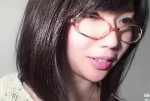 FC2PPV-1101931 無剪輯限時特惠瘦長巨乳少女清純系的膚色白皙大學生臉部噴射大量