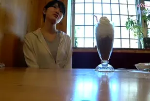 FC2PPV-1074347 美女高中教師被兒子的班導師叫去談話發現她是個好色的女人後開始進行現場教學