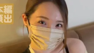 FC2PPV-4668098 和一名寫真模特兒在溫泉地點偷偷拍攝