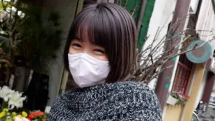 FC2PPV-3297626 可愛甜美的短髮女大學生