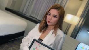 女員工用最佳的辦法來彌補不達標的業績 NicoLove