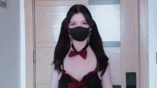 撅高高屁股主動用小穴溫暖爸爸的大雞巴 狐不妖