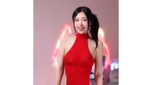 紅旗袍黑絲大長腿整個母狗姿態高清自慰欠操