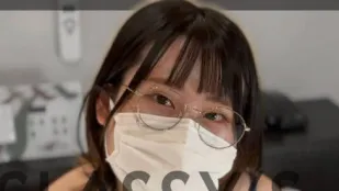 FC2PPV-4608943 連續射精在日本巨乳眼鏡妹嘴裡